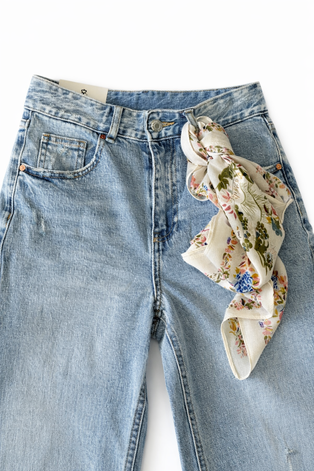 JEANS LOOSE FIT CON FOULARD